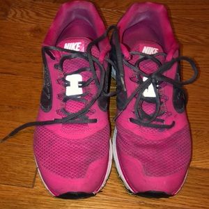 Pink Nike tennis shoes size 10
